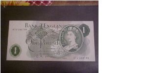 60-70's 1 Pound. Beautiful design. w/ QE2 Banknote