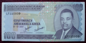 Ibanki ya Republika Y’Uburundi/Banque de la République du Burundi |
100 Francs |

Obverse: Prince Louis Rwagasore (1932-1961) |
Reverse: Home construction Banknote