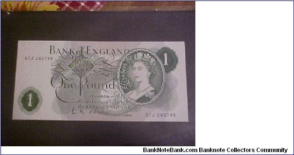 60-70's 1 Pound. Beautiful design. w/ QE2 Banknote