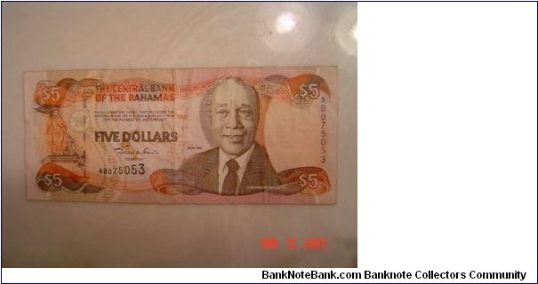 Bahamas P-63 5 Dollars 2001 Banknote