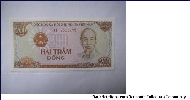 Viet Nam 200 Dong banknote in UNC condition Banknote