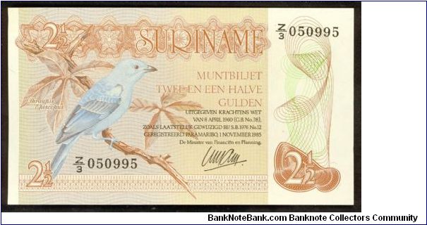 Suriname 2.5 (two and a half) Gulden 1985 P119. Banknote