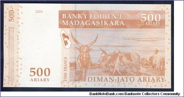 Banknote from Madagascar year 2004