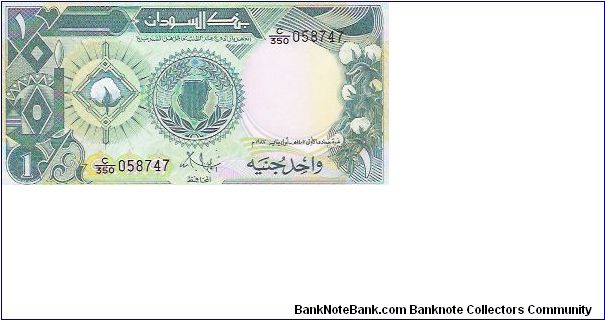 1 POUND

C/350  058747

P # 39 Banknote