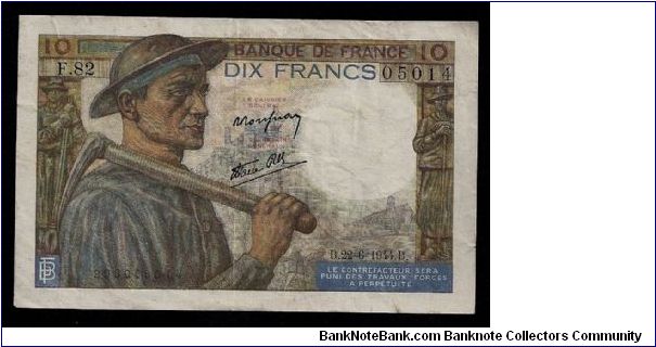 Banque de France 10 francs 1944. P-119e. Fine condition apart from one vertical fold. Banknote