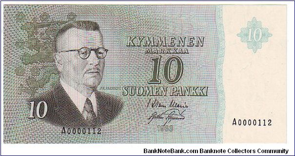 10 Markkaa Serie A

Rare (a small number)

Banknote size 142 X 69mm (inch 5,59 X 2,72)

This note is made of 1962 Banknote