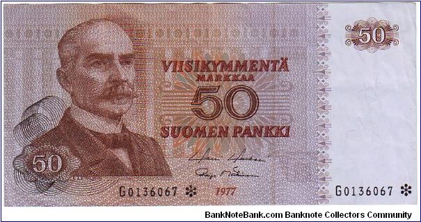 50 Markkaa Serie G

The replacement of banknotes (asterisk)

Banknote size 142 X 69mm (inch 5,59 X 2,72)

Made of 120.000 pieces

This note is made of 1979 Banknote