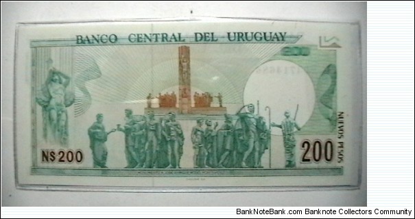 Banknote from Uruguay year 1986