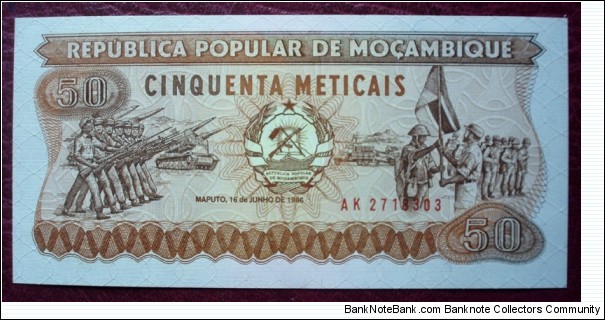 Banco de Moçambique |
50 Meticais |

Obverse: Soldiers |
Reverse: A ceremony
 Banknote