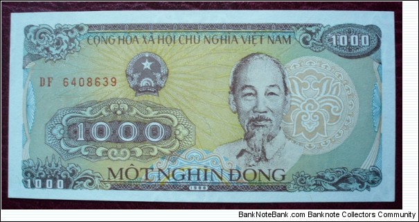Vietnam |
1,000 Đồng, 1988 |

Obverse: Hồ Chí Minh and coat of Arms |
Reverse: Elephant logging |
Watermark: Flowers Banknote