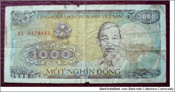 Vietnam |
1,000 Đồng, 1988 |

Obverse: Hồ Chí Minh and coat of Arms |
Reverse: Elephant logging |
Watermark: Flowers Banknote