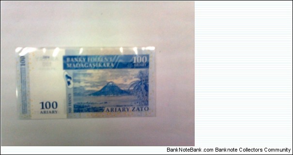 Banknote from Madagascar year 2004